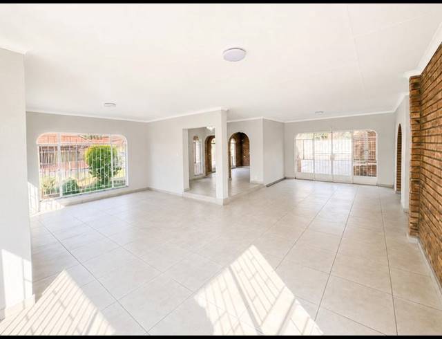3 BEDROOM HOUSE FOR SALE IN VAALPARK